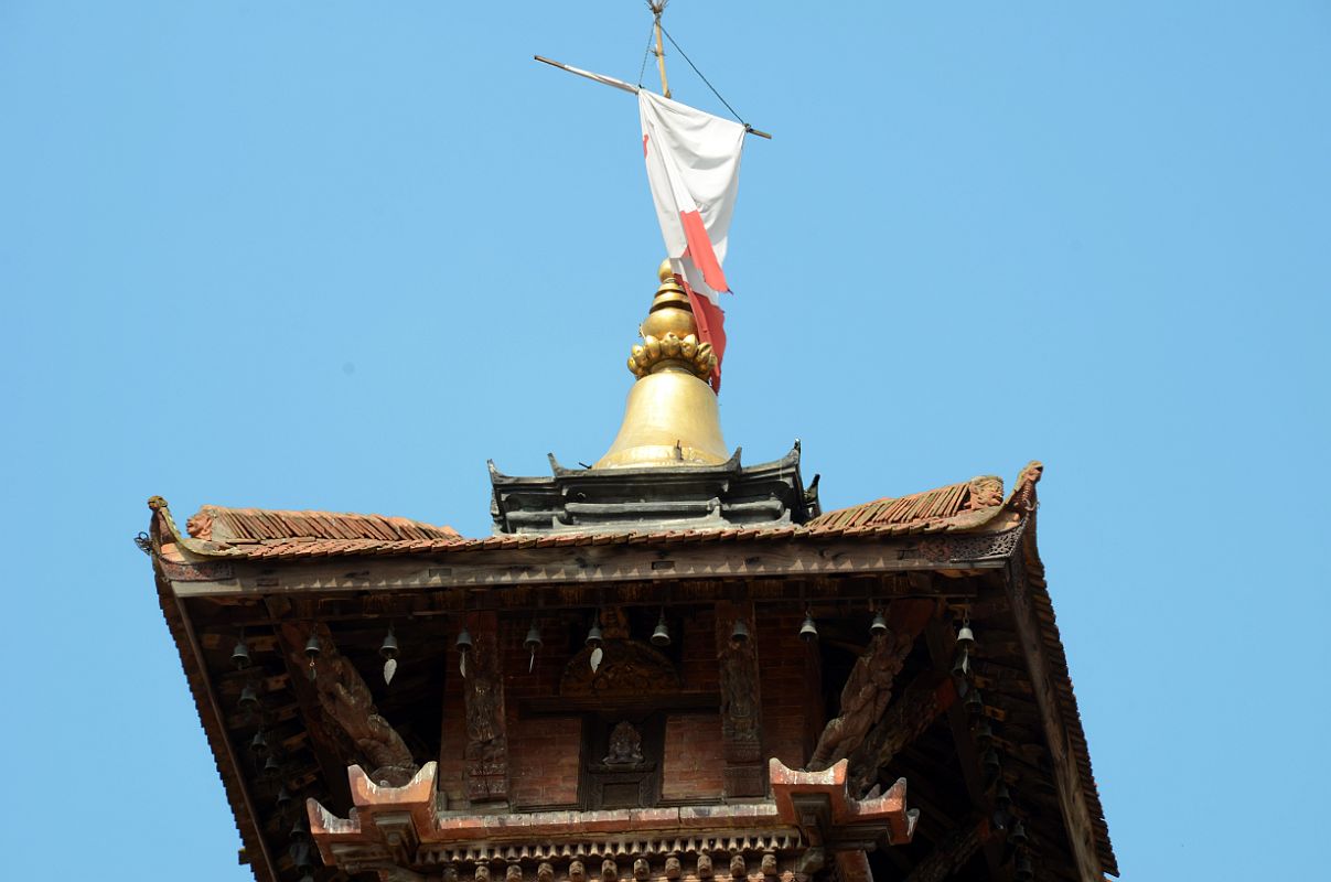 Kathmandu Bhaktapur 06-3 Nyatapola Temple Top Roof And Spire 